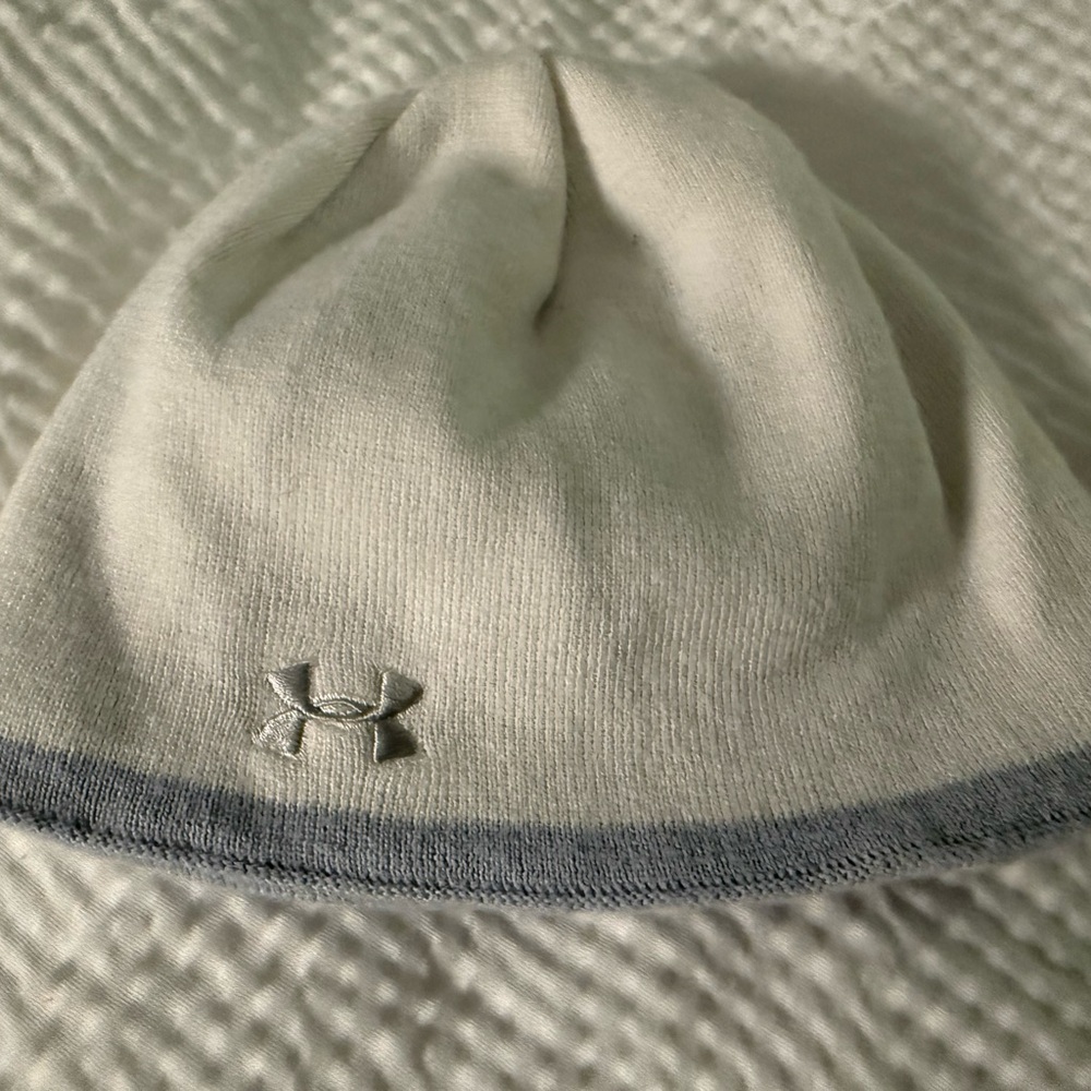 Under Armour Cream and Gray Knit Beanie